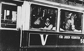 'Zabranjeno za Jevreje' - tramvaj na ulicama Beograda